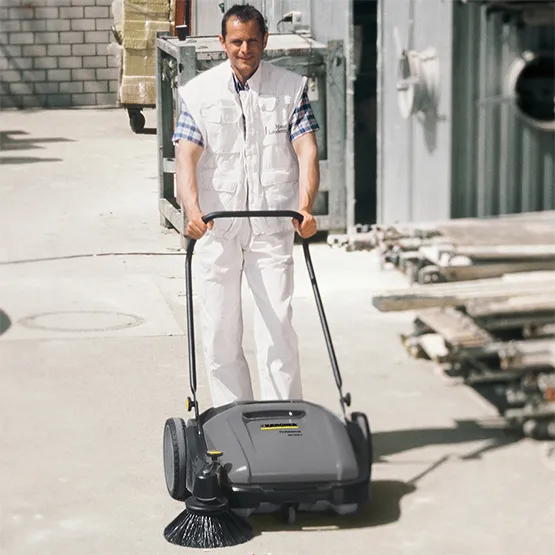 Xe quét rác đẩy tay Karcher KM 7020 C (4)